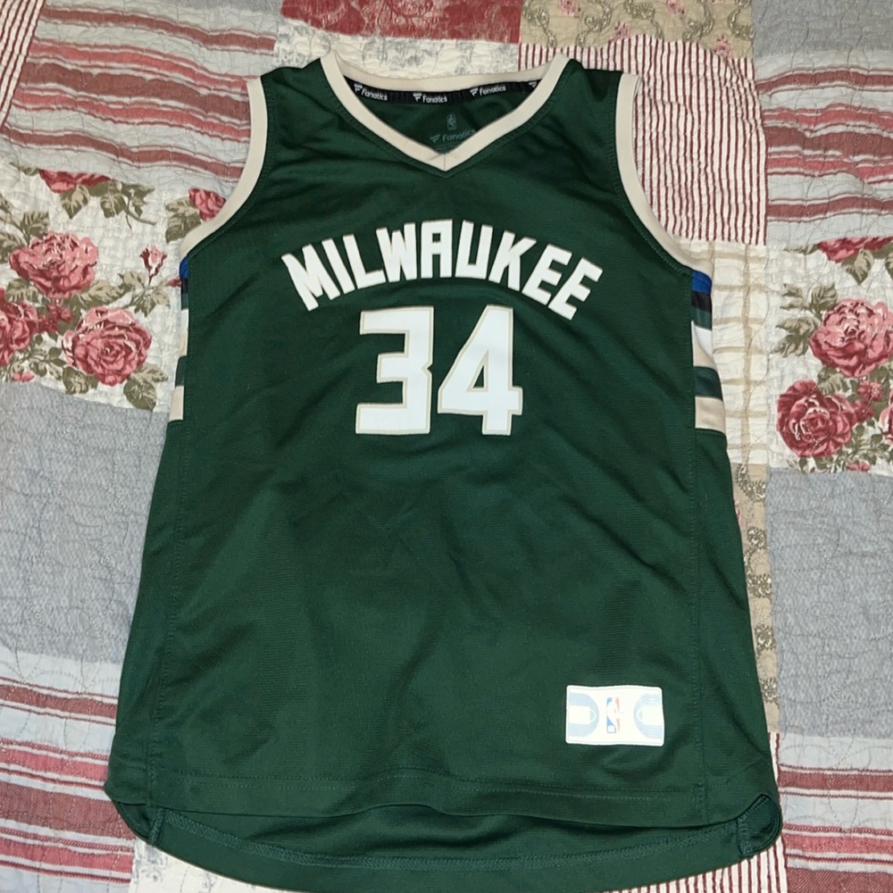 Milwaukee Bucks Antetokounmpo 34 Youth jersey medium NBA